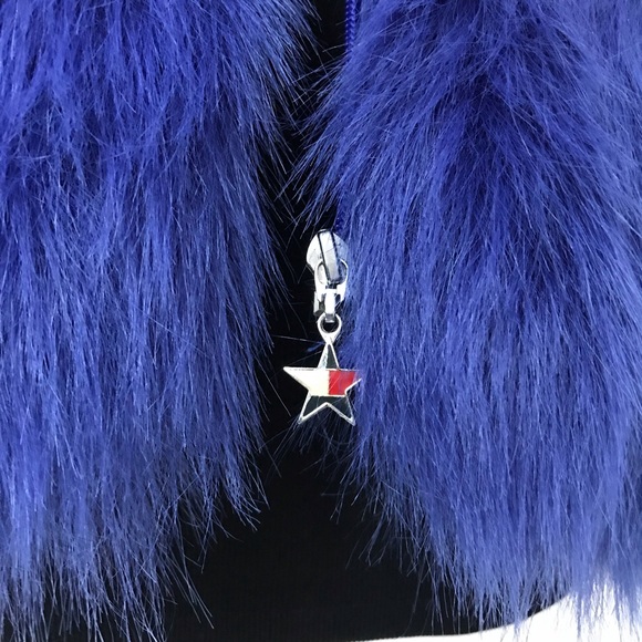 Tommy Girl Tommy Jeans Purple Faux Fur Vest - Picture 4 of 7